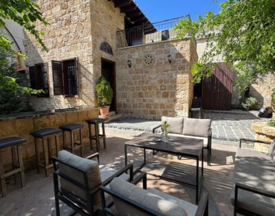 2-Br Hidden Gem with private Garden prime location